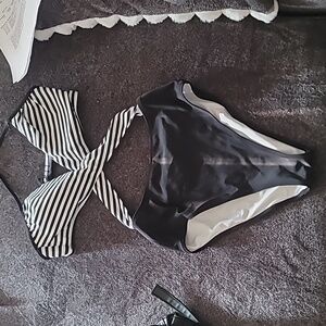 Victoria’s Secret Strappy One-Piece Swimsuit – Women’s Medium NWOT